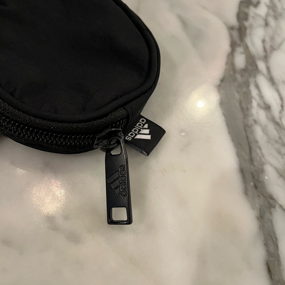 Adidas EarPod case - Picture 2 of 4